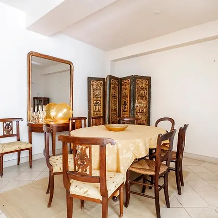Apartment Veeve - Gilded Garden Splendour